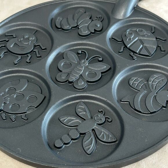 Nordic Ware Mini Pancake Pan 10in Cast Aluminum Insect Bugs Pattern 7 Cavity - Picture 3 of 10